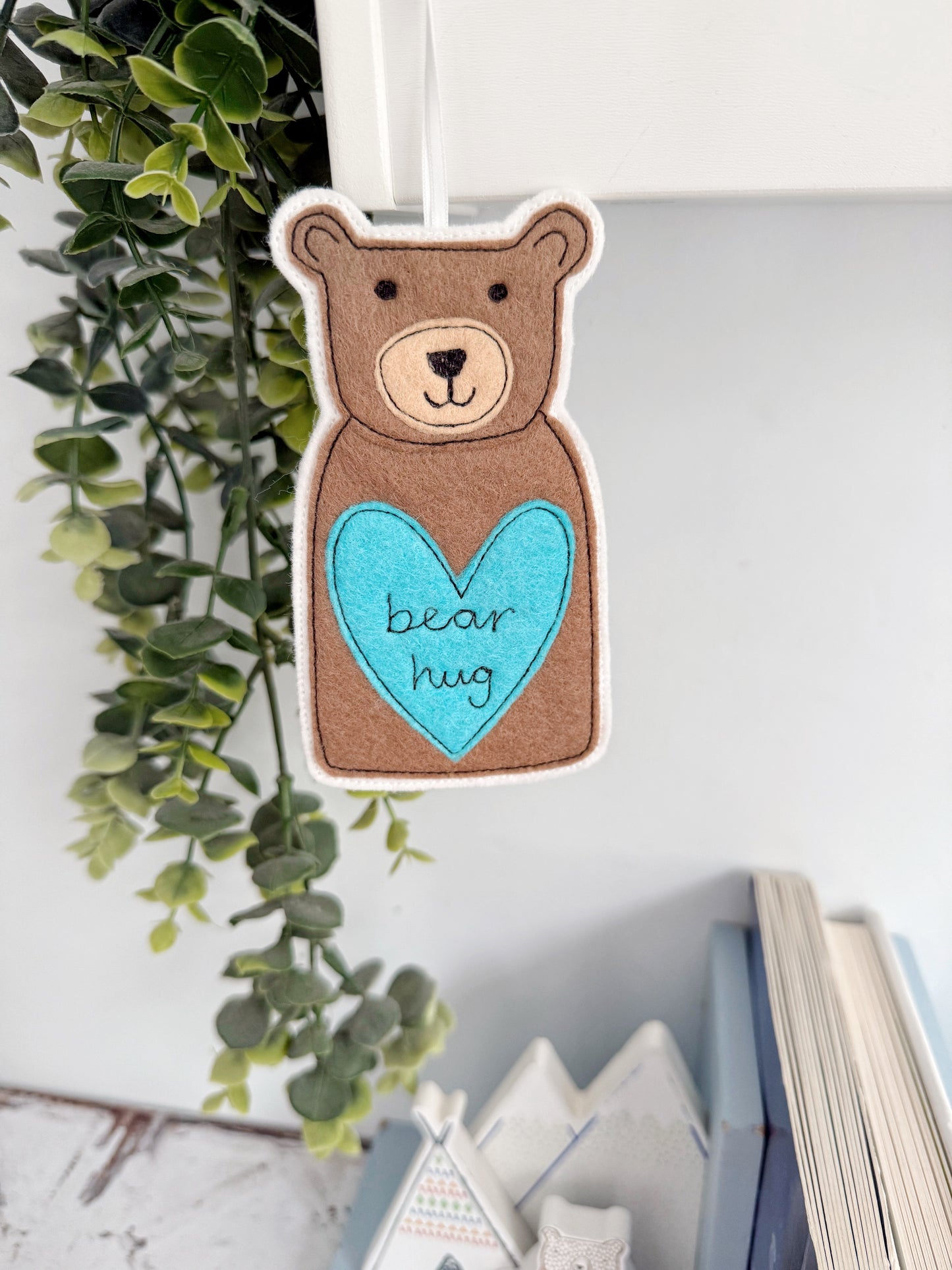 Bear Hug Decoration | Tink and Reu