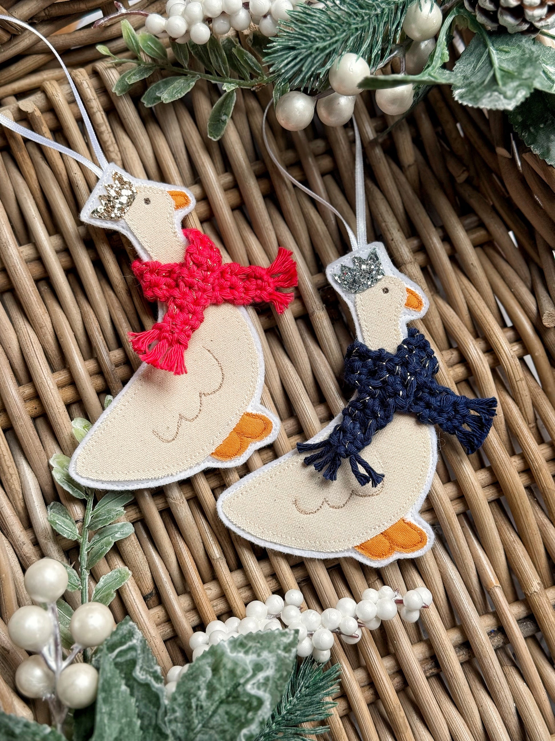 Christmas Goose Deciration | Tink and Reu