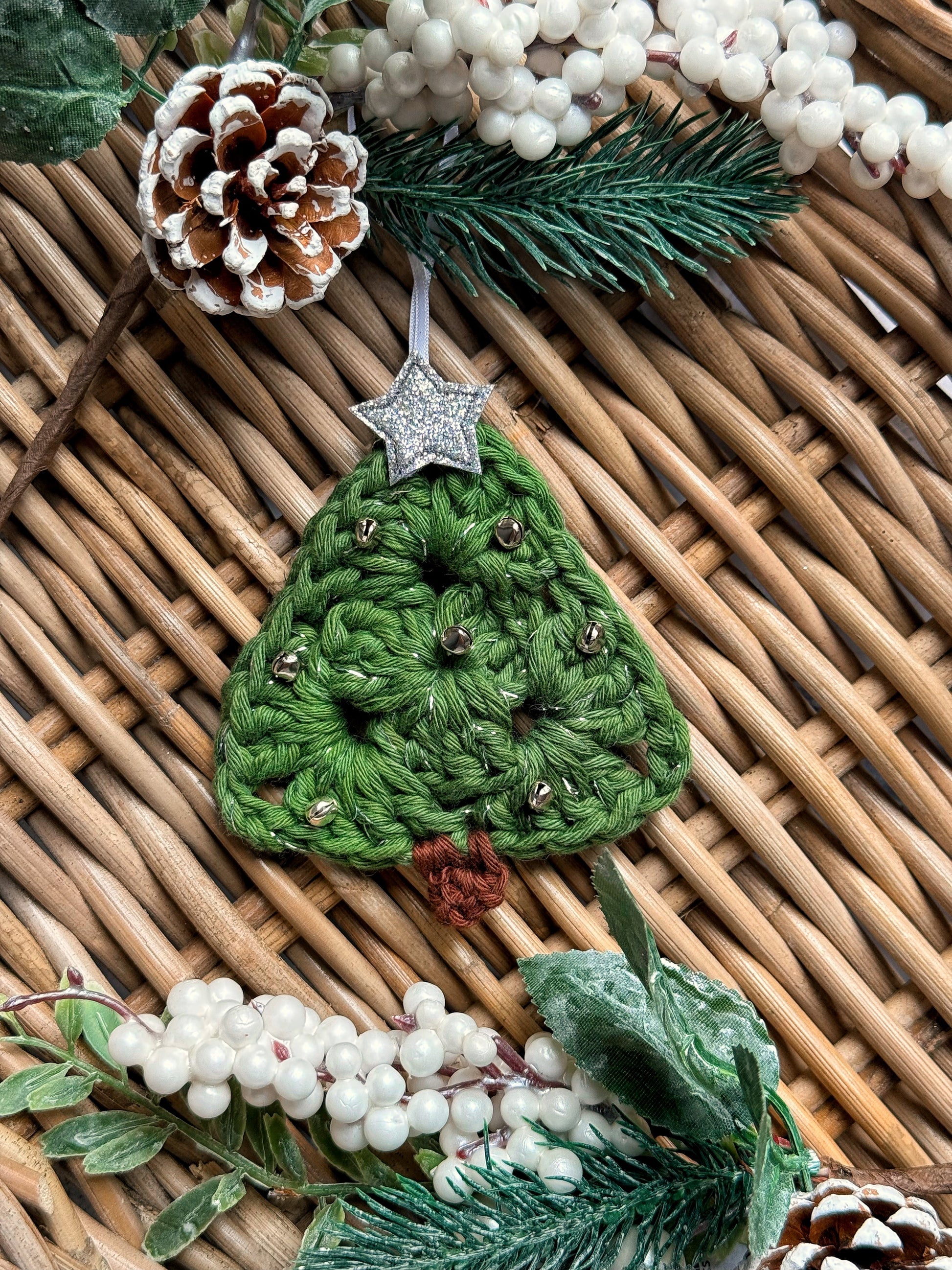 Crochet Christmas Tree Decoration | Tink and Reu